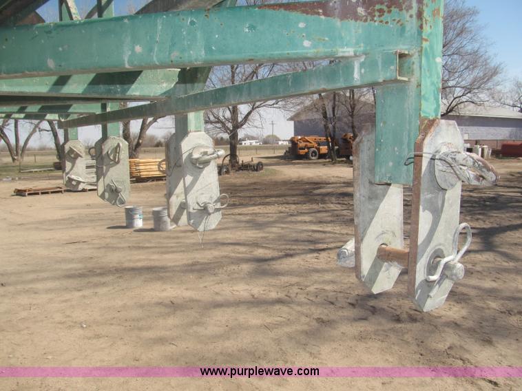 image for item B5444 2002 Hydro Mobile M2 20,000 lbs 40' hydraulic tower