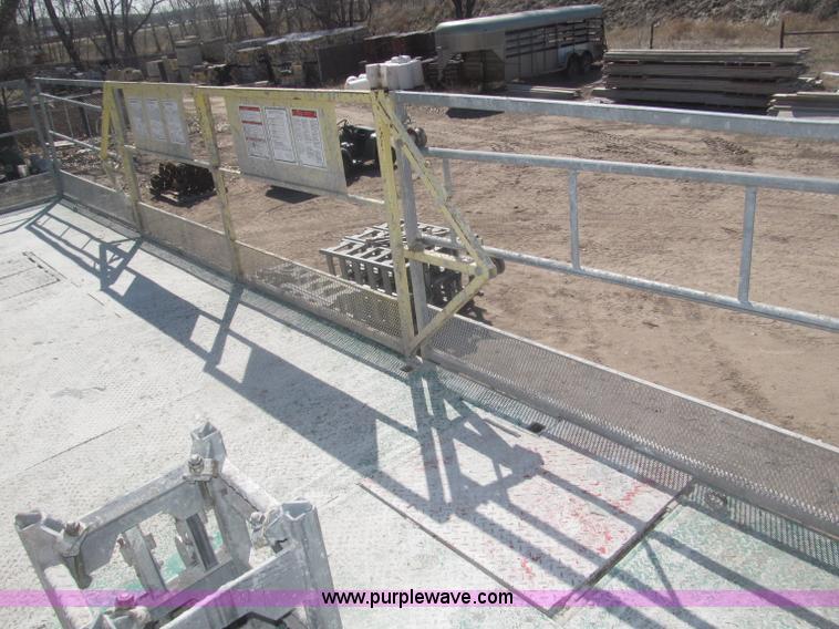 image for item B5444 2002 Hydro Mobile M2 20,000 lbs 40' hydraulic tower