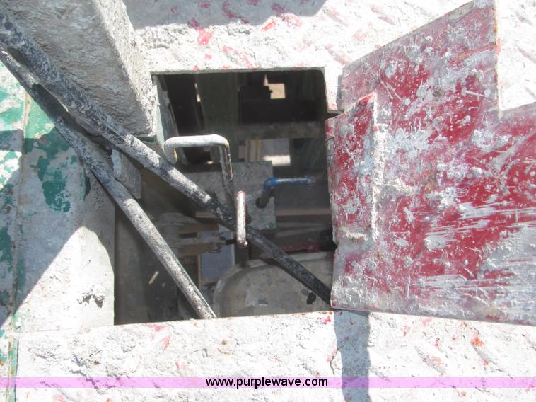 image for item B5444 2002 Hydro Mobile M2 20,000 lbs 40' hydraulic tower