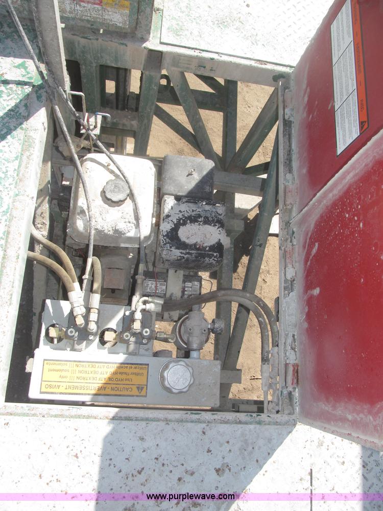 image for item B5444 2002 Hydro Mobile M2 20,000 lbs 40' hydraulic tower