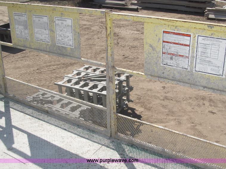 image for item B5444 2002 Hydro Mobile M2 20,000 lbs 40' hydraulic tower