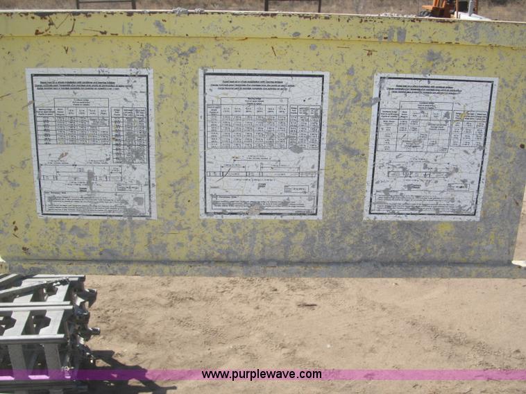 image for item B5444 2002 Hydro Mobile M2 20,000 lbs 40' hydraulic tower