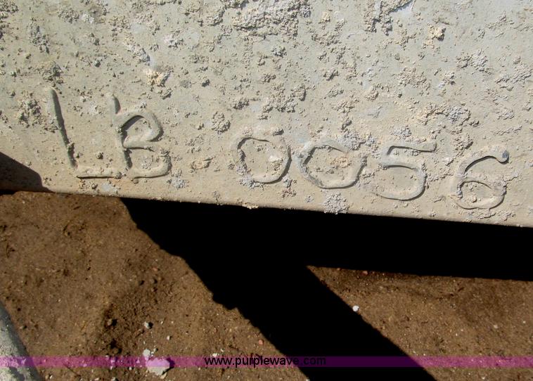 image for item B5444 2002 Hydro Mobile M2 20,000 lbs 40' hydraulic tower