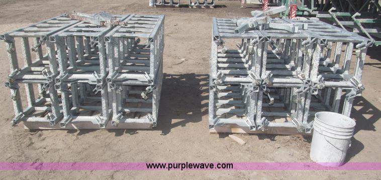 image for item B5444 2002 Hydro Mobile M2 20,000 lbs 40' hydraulic tower