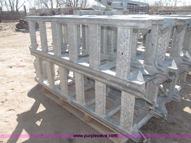 image for item B5444 2002 Hydro Mobile M2 20,000 lbs 40' hydraulic tower