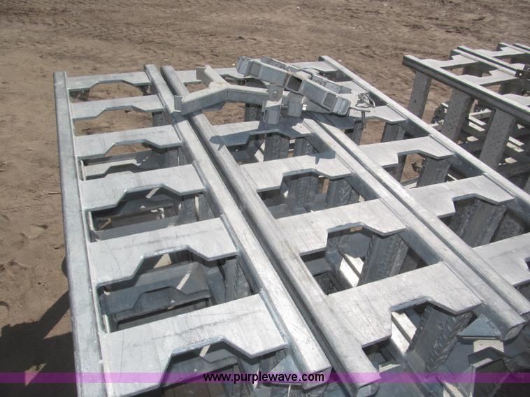 image for item B5444 2002 Hydro Mobile M2 20,000 lbs 40' hydraulic tower