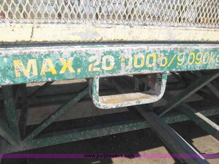 image for item B5444 2002 Hydro Mobile M2 20,000 lbs 40' hydraulic tower