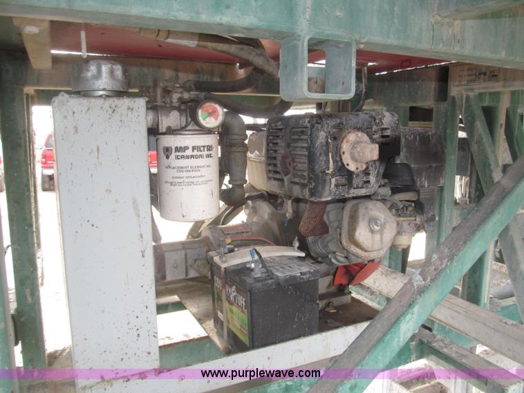 image for item B5445 2002 Hydro Mobile M2 20,000 lbs 40' hydraulic tower