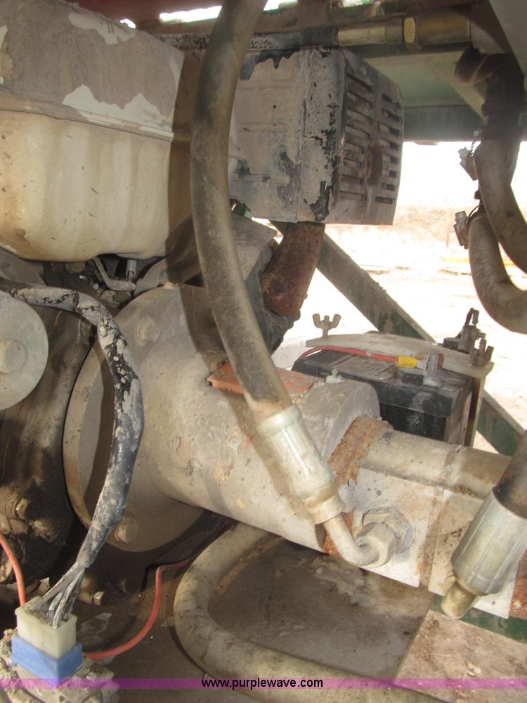 image for item B5445 2002 Hydro Mobile M2 20,000 lbs 40' hydraulic tower