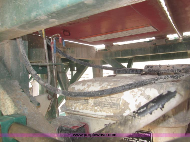 image for item B5445 2002 Hydro Mobile M2 20,000 lbs 40' hydraulic tower