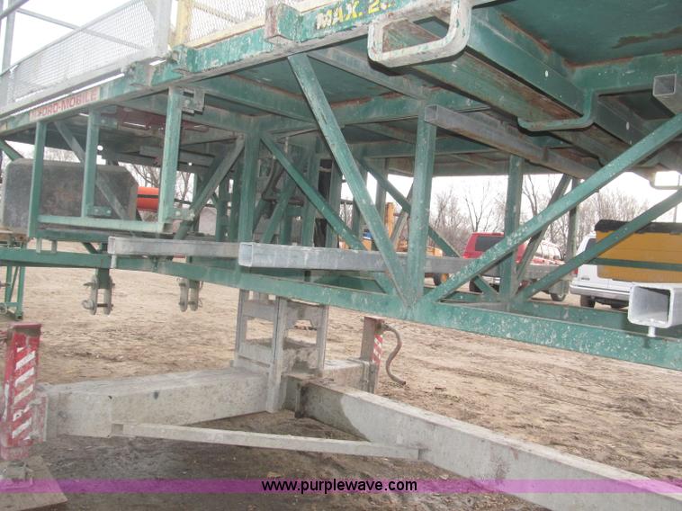 image for item B5445 2002 Hydro Mobile M2 20,000 lbs 40' hydraulic tower