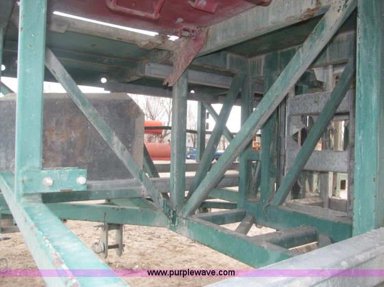 image for item B5445 2002 Hydro Mobile M2 20,000 lbs 40' hydraulic tower
