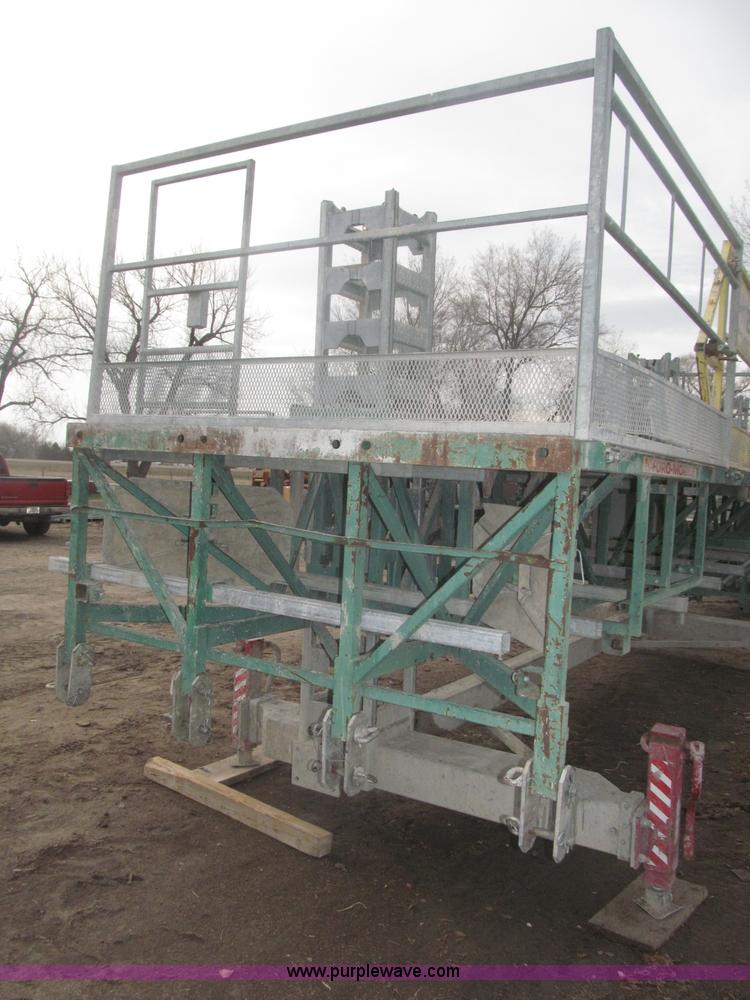 image for item B5445 2002 Hydro Mobile M2 20,000 lbs 40' hydraulic tower