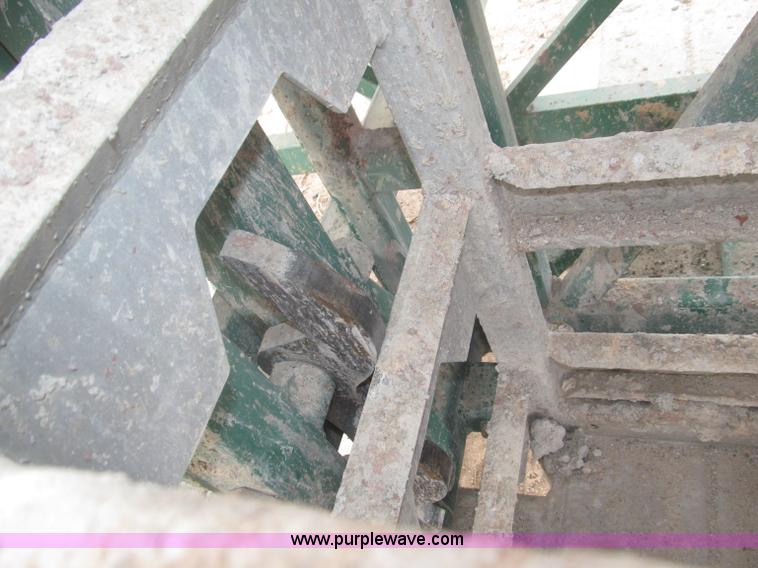 image for item B5445 2002 Hydro Mobile M2 20,000 lbs 40' hydraulic tower