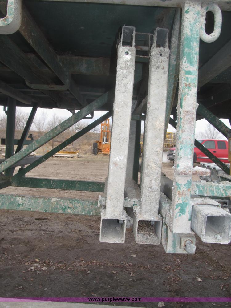 image for item B5445 2002 Hydro Mobile M2 20,000 lbs 40' hydraulic tower