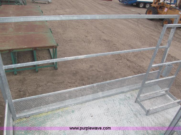 image for item B5445 2002 Hydro Mobile M2 20,000 lbs 40' hydraulic tower