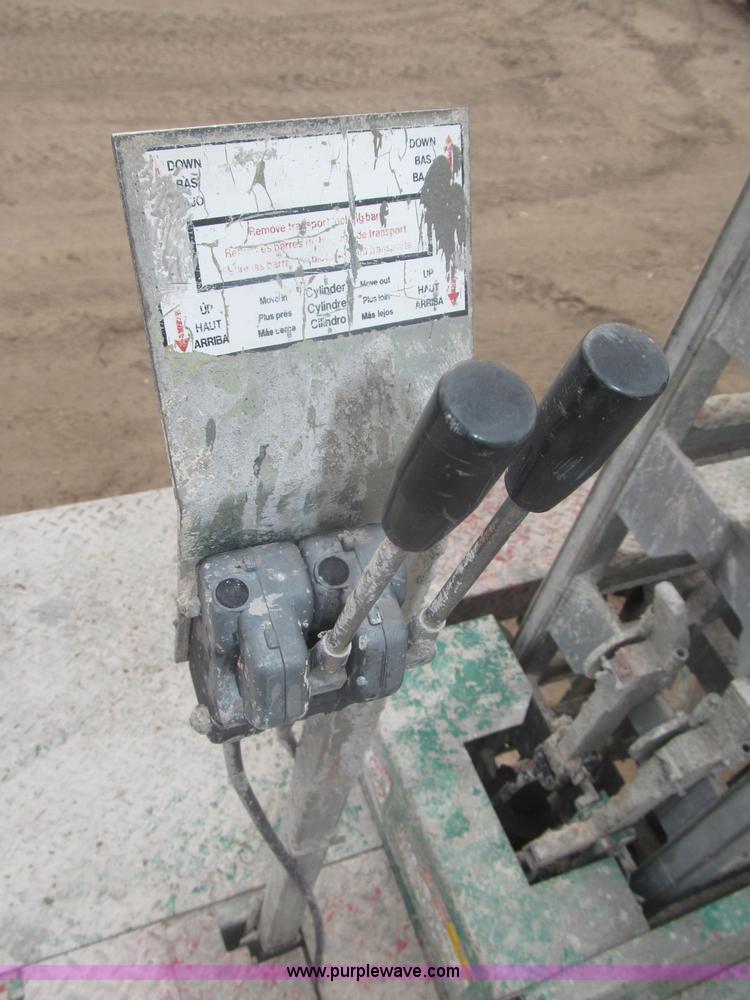 image for item B5445 2002 Hydro Mobile M2 20,000 lbs 40' hydraulic tower