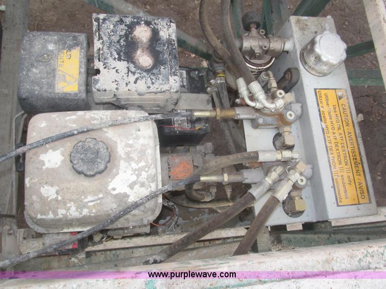 image for item B5445 2002 Hydro Mobile M2 20,000 lbs 40' hydraulic tower