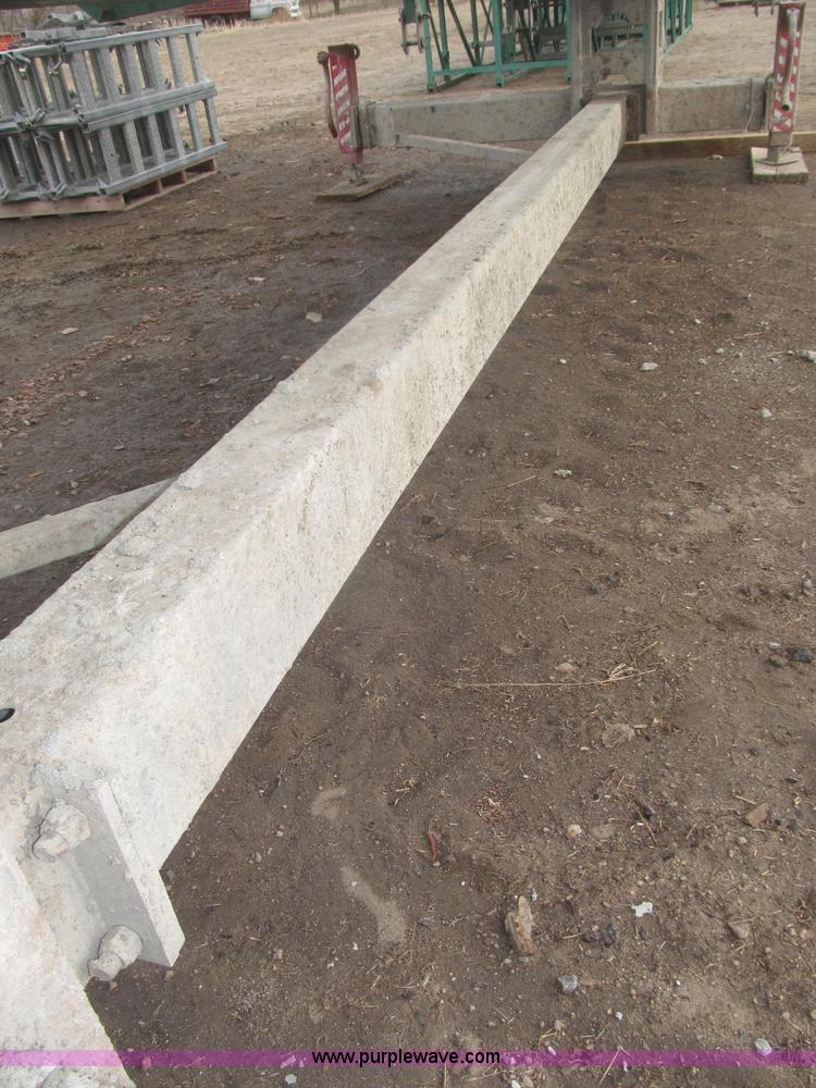 image for item B5445 2002 Hydro Mobile M2 20,000 lbs 40' hydraulic tower