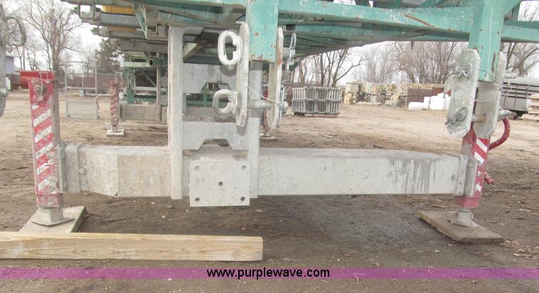 image for item B5445 2002 Hydro Mobile M2 20,000 lbs 40' hydraulic tower