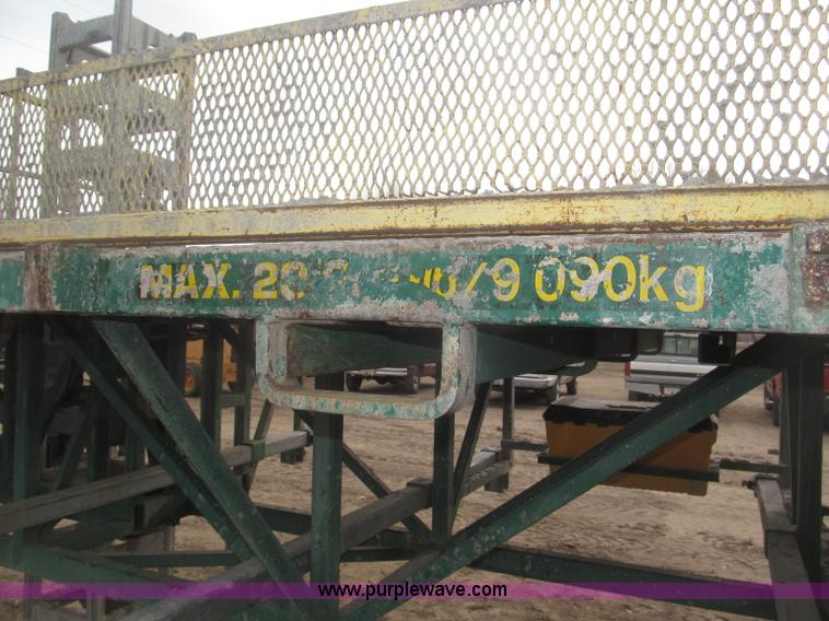 image for item B5445 2002 Hydro Mobile M2 20,000 lbs 40' hydraulic tower