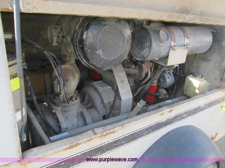 image for item B5792 1994 Leroi 375 air compressor