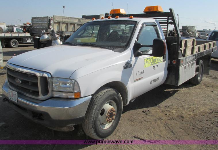 image for item B5796 2003 Ford F350 flatbed truck