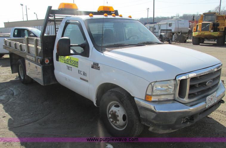 image for item B5796 2003 Ford F350 flatbed truck