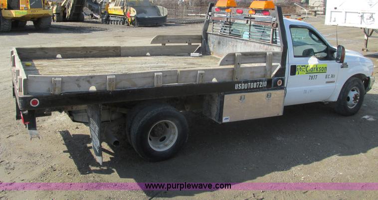 image for item B5796 2003 Ford F350 flatbed truck