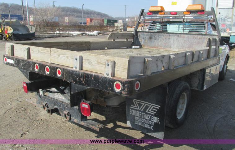 image for item B5796 2003 Ford F350 flatbed truck
