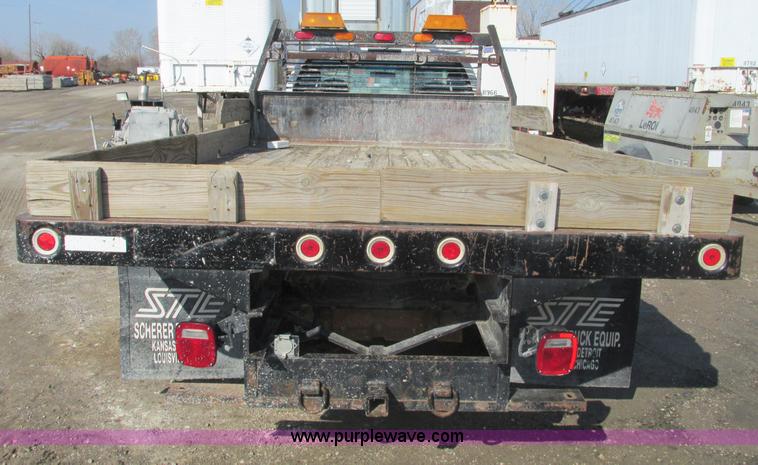 image for item B5796 2003 Ford F350 flatbed truck