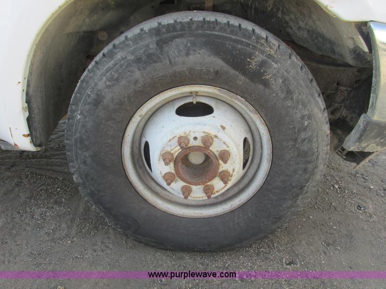 image for item B5796 2003 Ford F350 flatbed truck