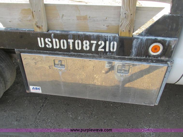 image for item B5796 2003 Ford F350 flatbed truck