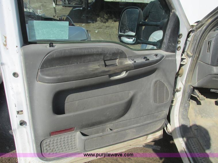 image for item B5796 2003 Ford F350 flatbed truck