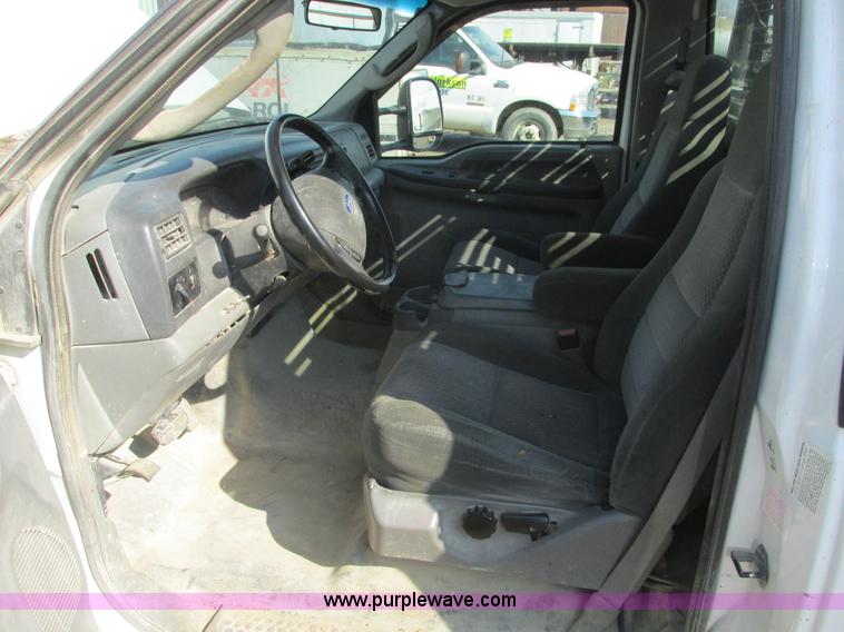 image for item B5796 2003 Ford F350 flatbed truck