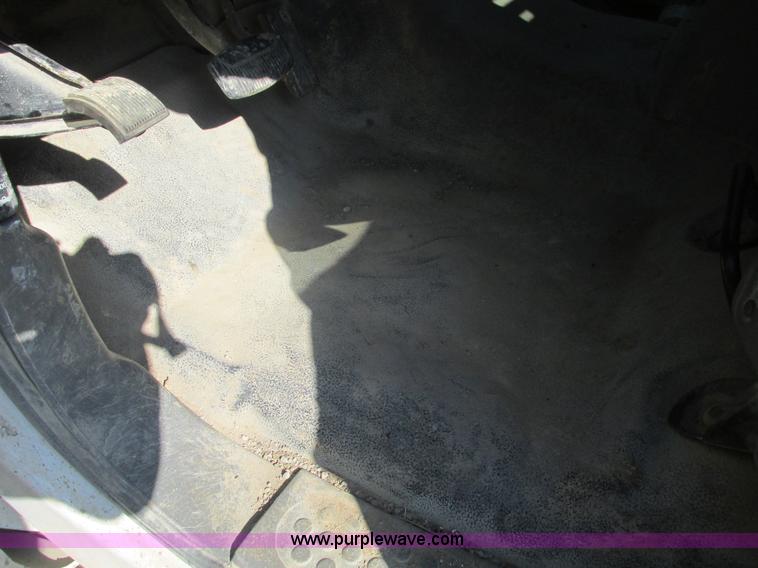 image for item B5796 2003 Ford F350 flatbed truck