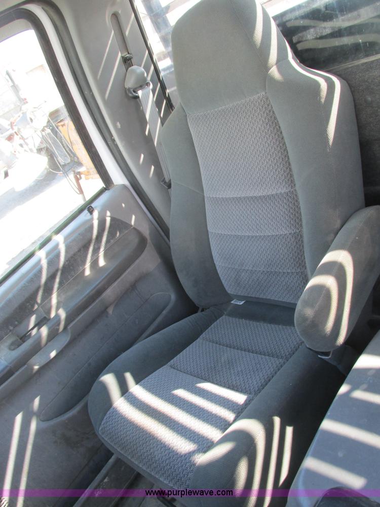 image for item B5796 2003 Ford F350 flatbed truck