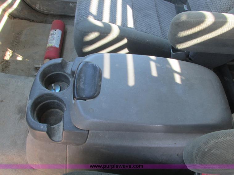 image for item B5796 2003 Ford F350 flatbed truck