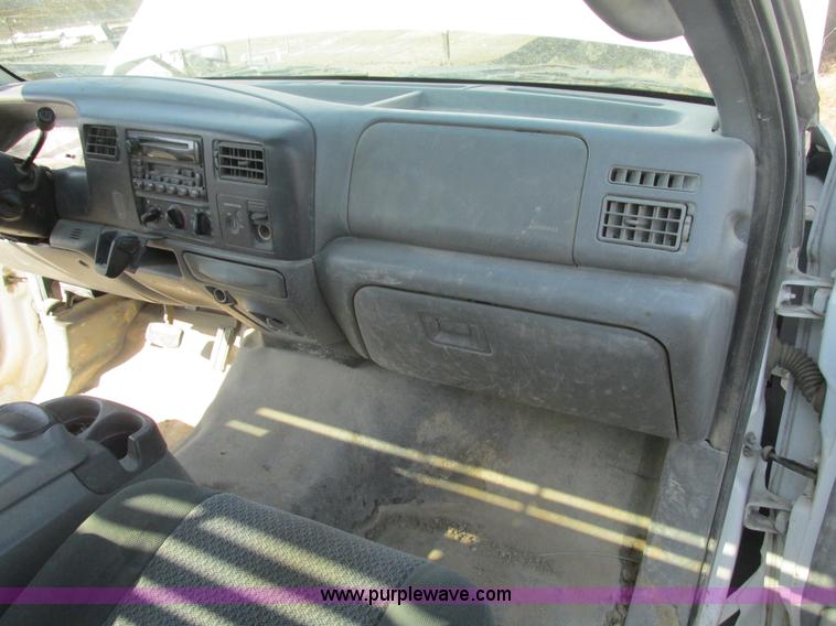 image for item B5796 2003 Ford F350 flatbed truck