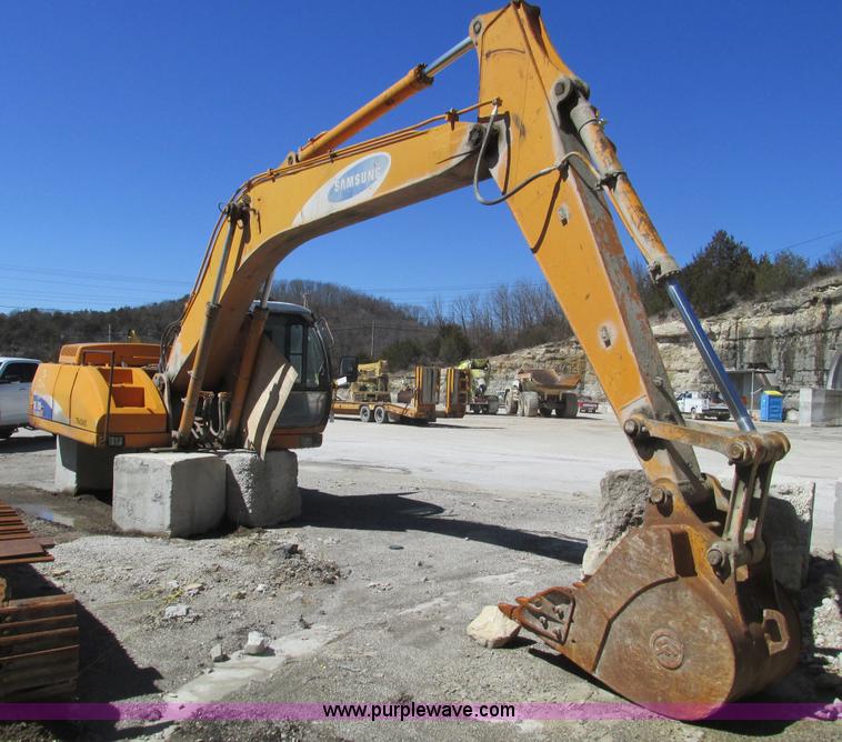image for item D3287 1995 Samsung SE210LC-2 excavator