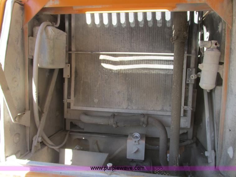 image for item D3287 1995 Samsung SE210LC-2 excavator