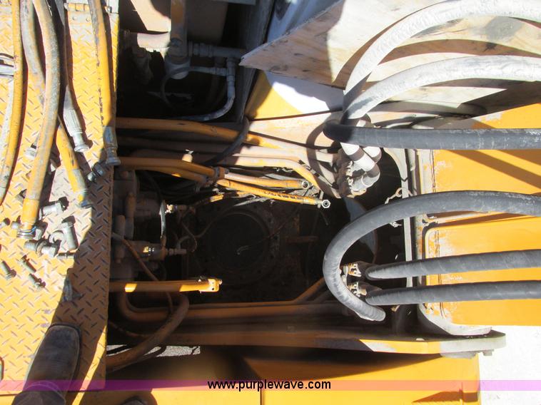 image for item D3287 1995 Samsung SE210LC-2 excavator