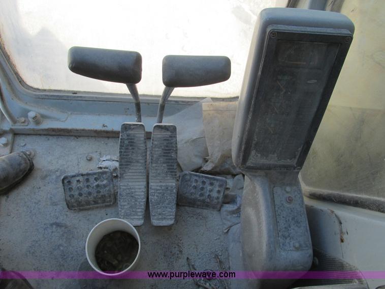 image for item D3287 1995 Samsung SE210LC-2 excavator