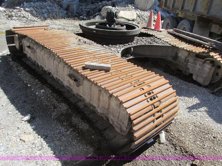 image for item D3287 1995 Samsung SE210LC-2 excavator