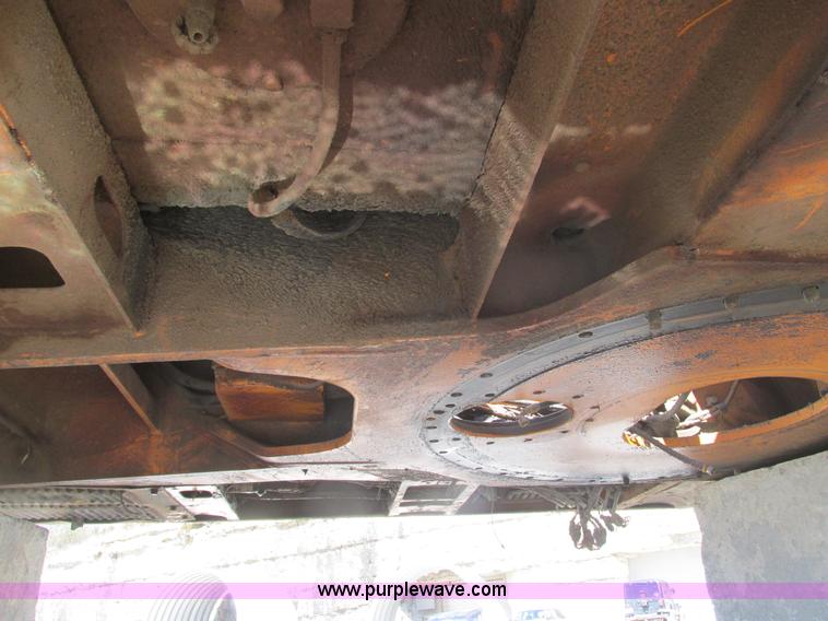 image for item D3287 1995 Samsung SE210LC-2 excavator