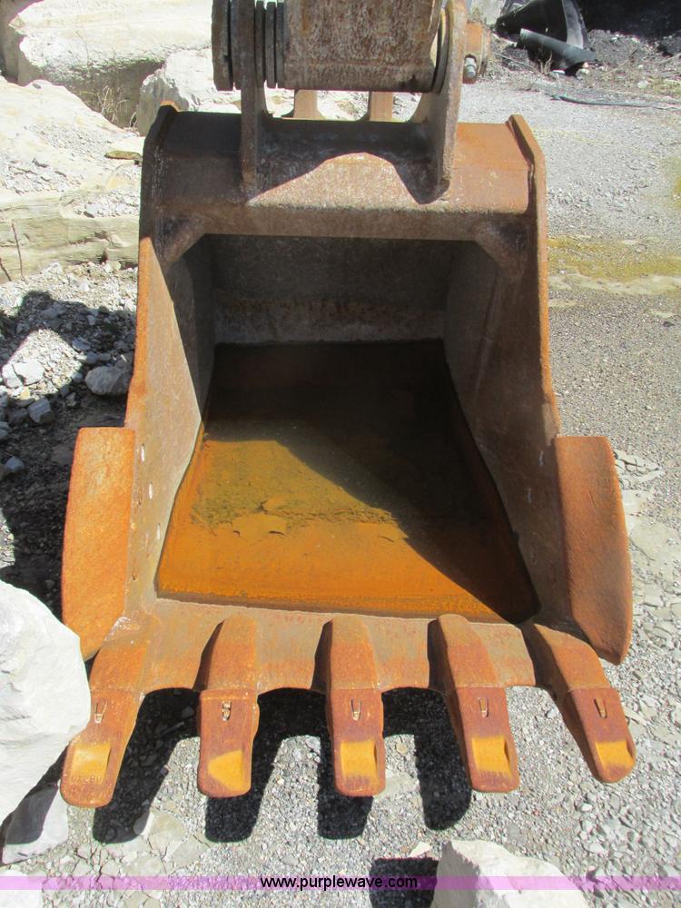 image for item D3287 1995 Samsung SE210LC-2 excavator