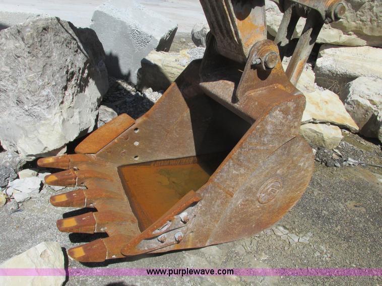image for item D3287 1995 Samsung SE210LC-2 excavator