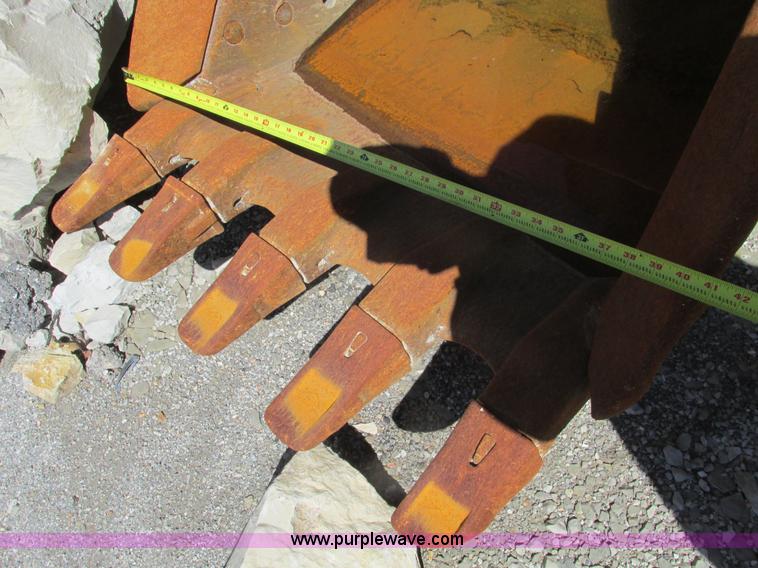 image for item D3287 1995 Samsung SE210LC-2 excavator