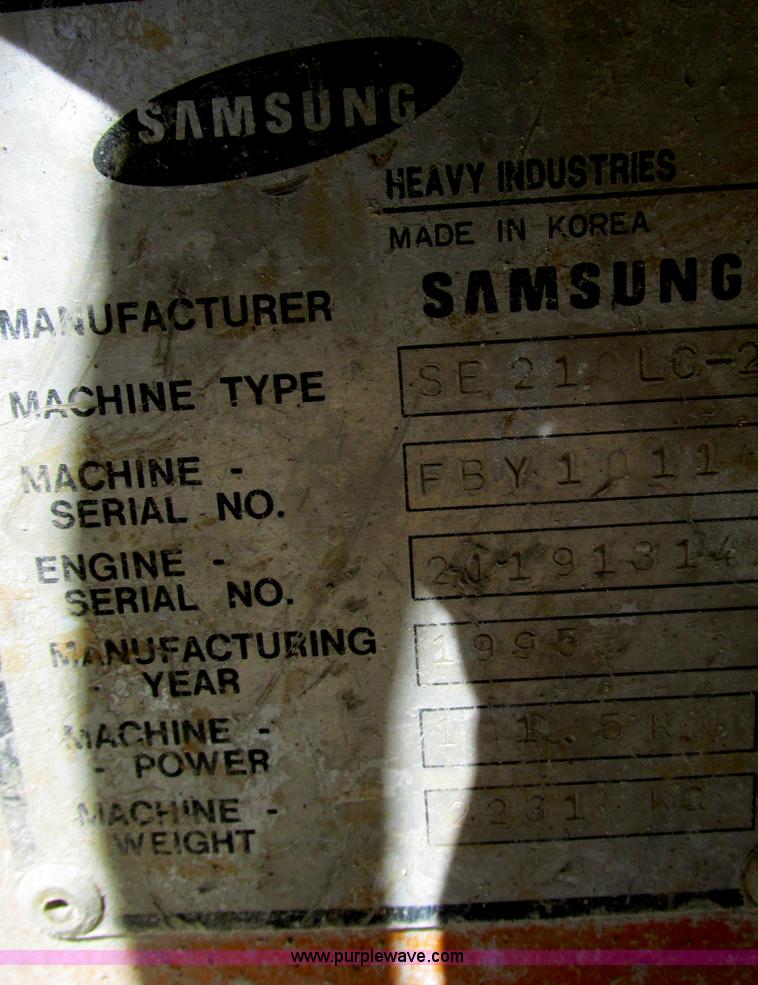 image for item D3287 1995 Samsung SE210LC-2 excavator