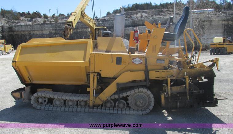 image for item D3288 1993 Blaw-Knox PF410 tracked asphalt paver